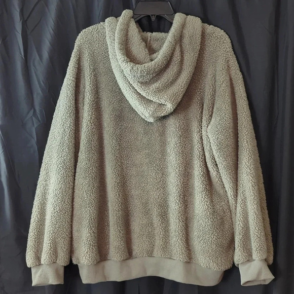 Reach Me Pullover. XL. - Picture 5 of 8